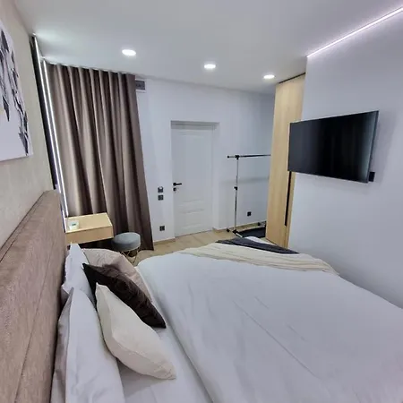 בראשוב Casa Chiper - Apartament Parter מראה חיצוני תמונה