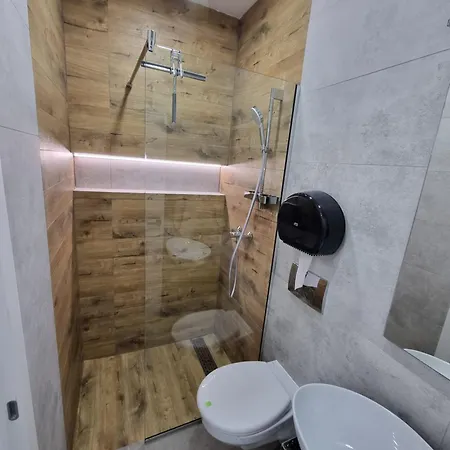 בראשוב Casa Chiper - Apartament Parter מראה חיצוני תמונה
